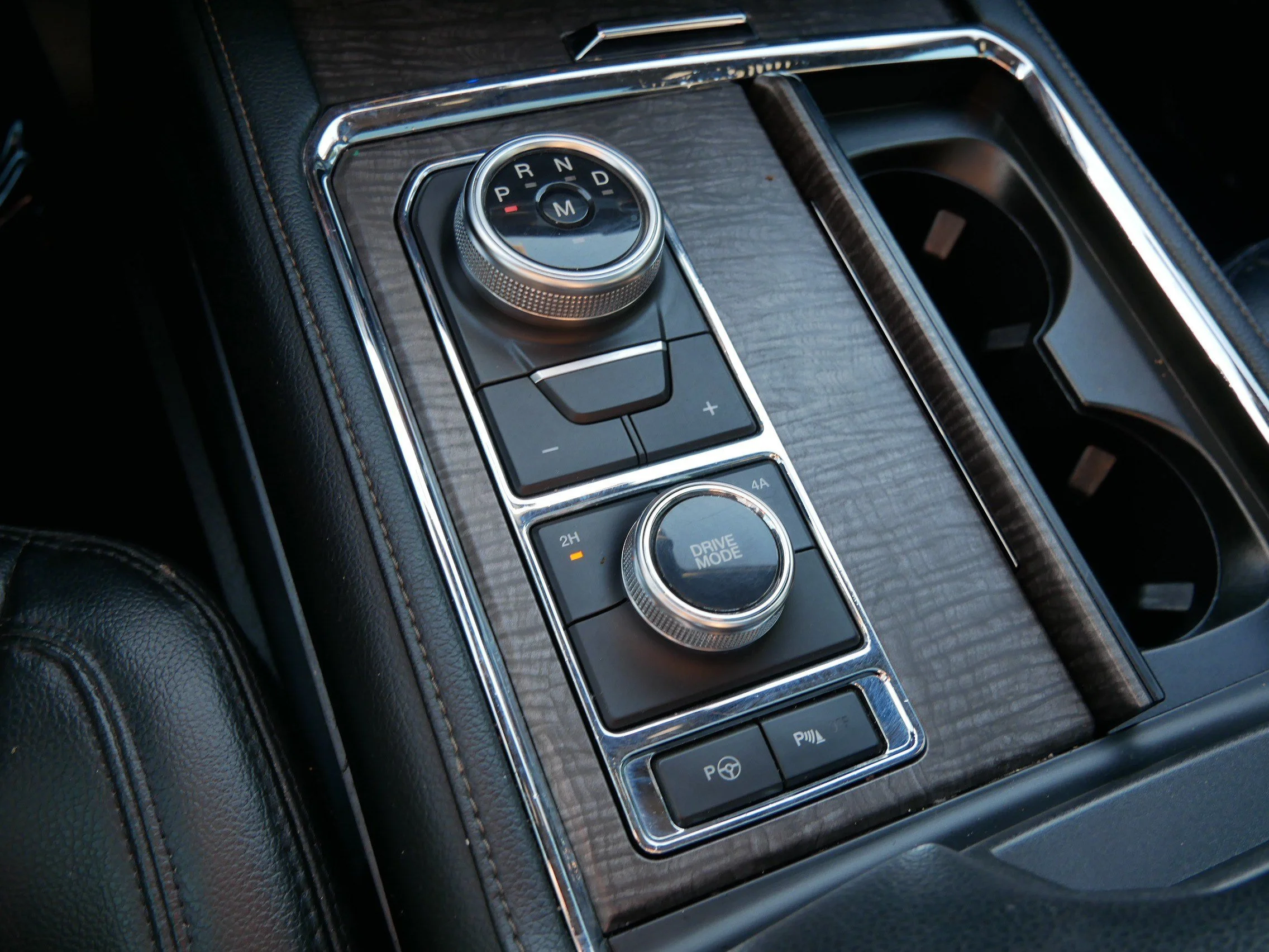Used 2023 Wind Chill Pearl Toyota XLE image 4