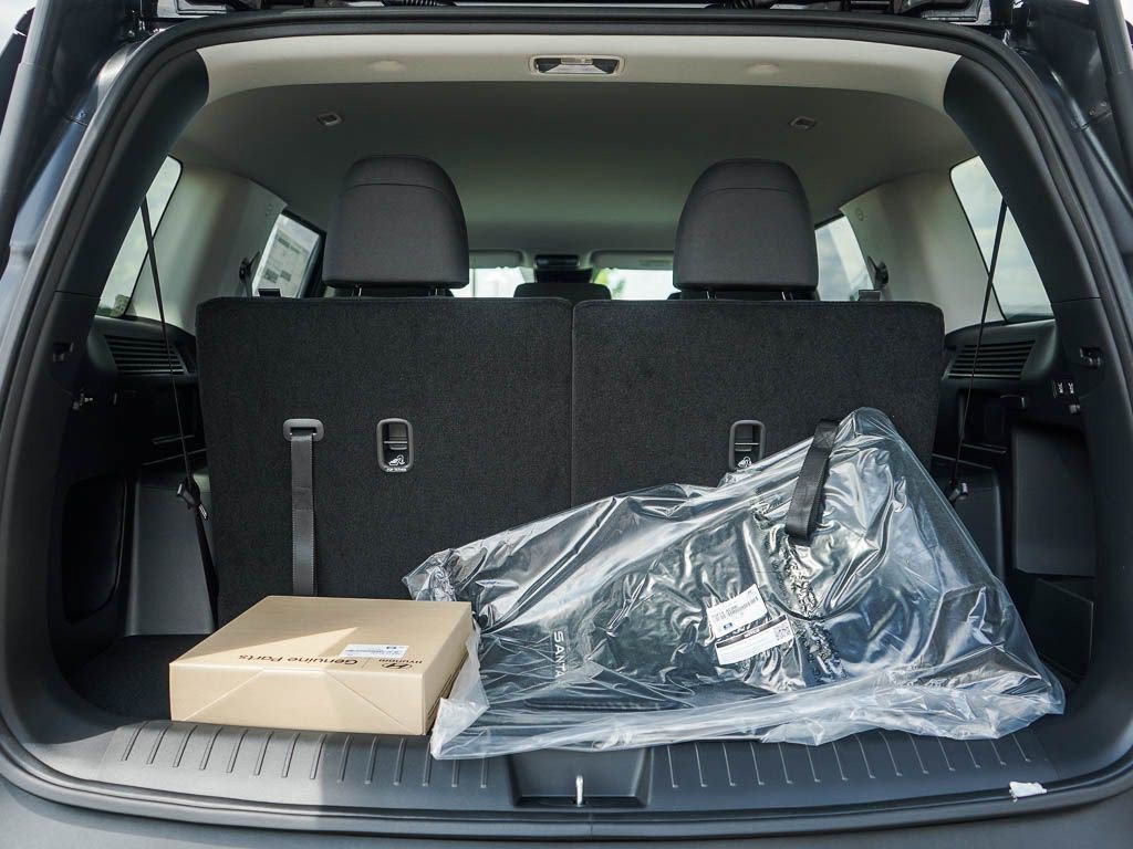 New 2026 Phantom Black Hyundai SE FWD image 8