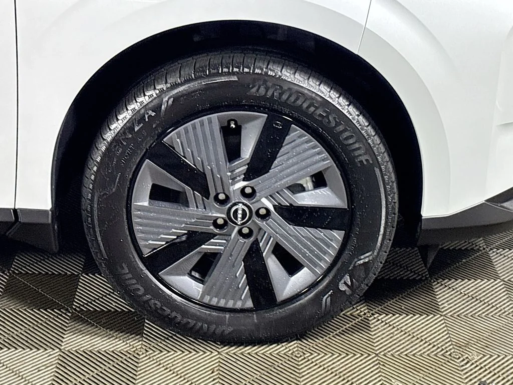 Used 2025 White Nissan SL image 24