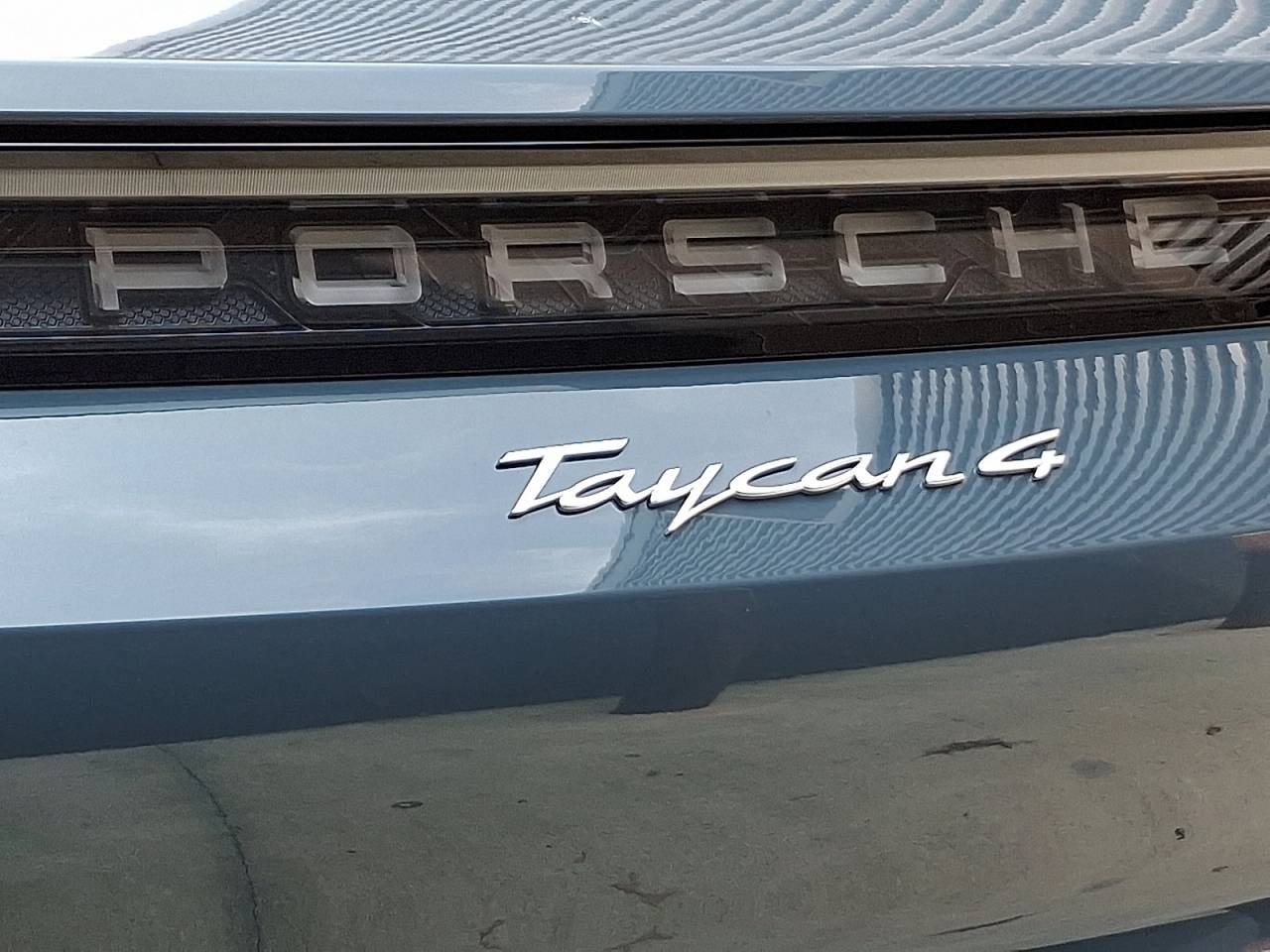 2025 Porsche Taycan Base - Photo 25