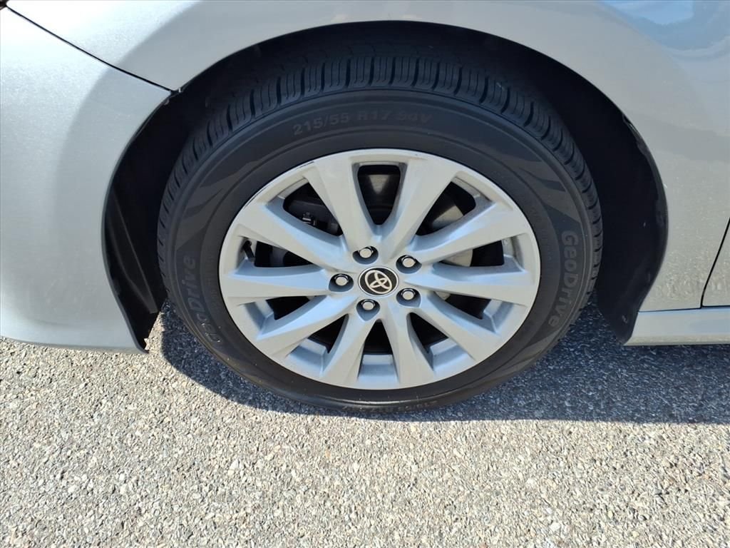 Used 2020 Silver Toyota LE image 11
