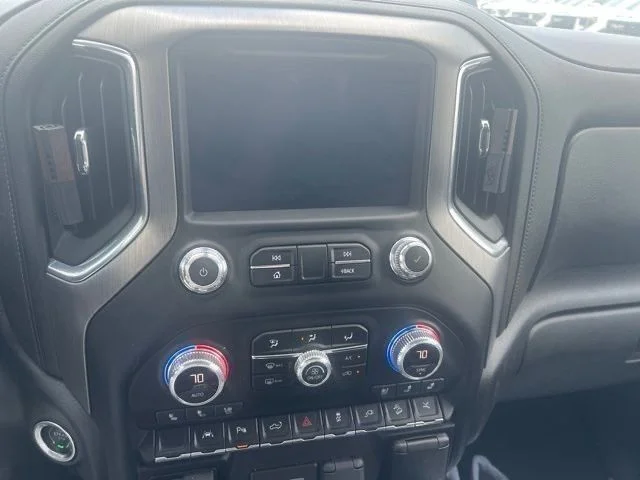 Used 2022 White GMC Denali image 16