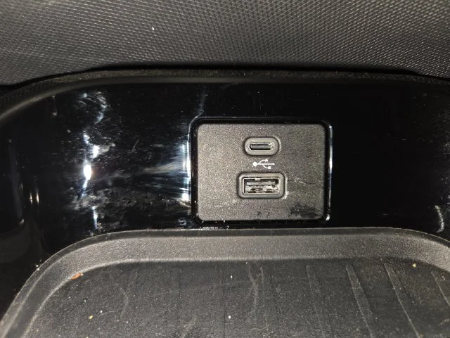 Used 2024 White Ford Select image 33