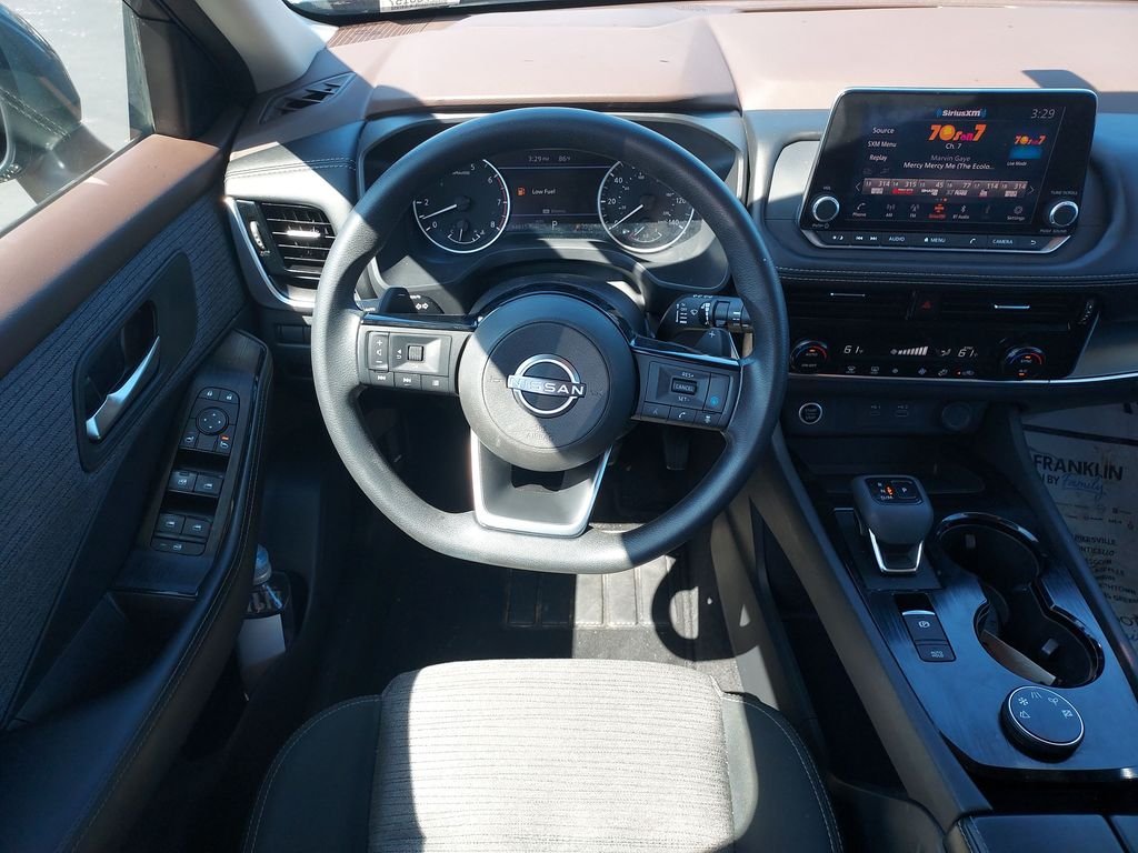 Used 2022 Gray Nissan SV image 16