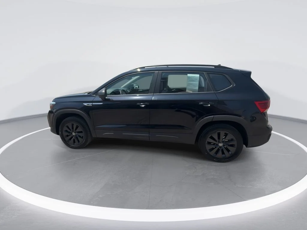 Used 2023 Black Volkswagen 1.5T S image 5