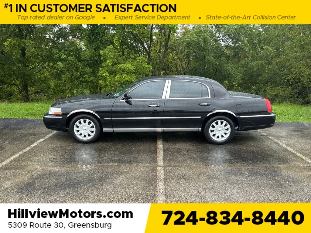 Used 2009 Black Clearcoat Lincoln Signature image 2