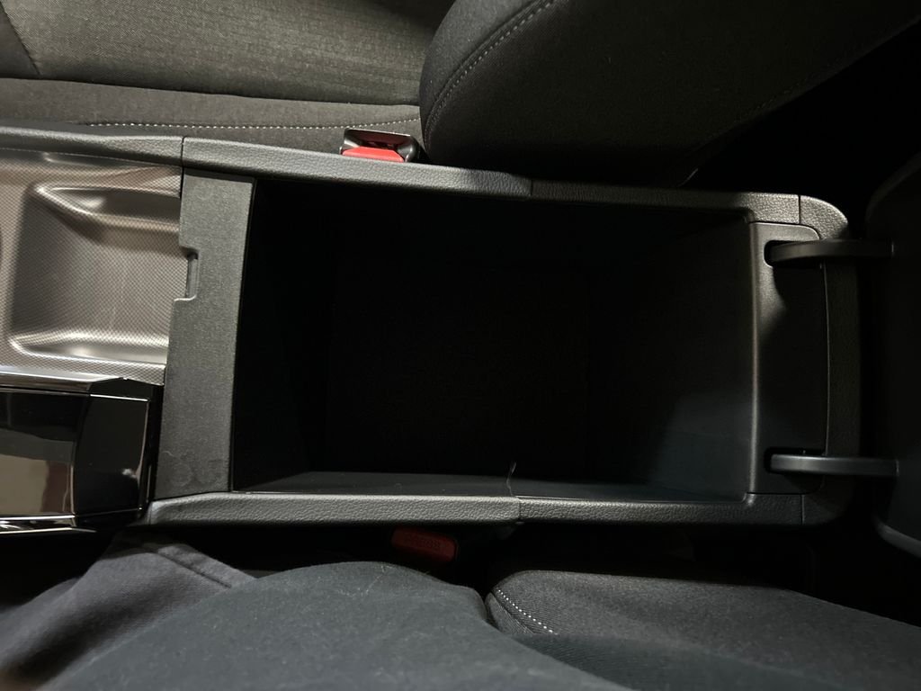 Certified Used 2022 Black Hyundai SE image 27