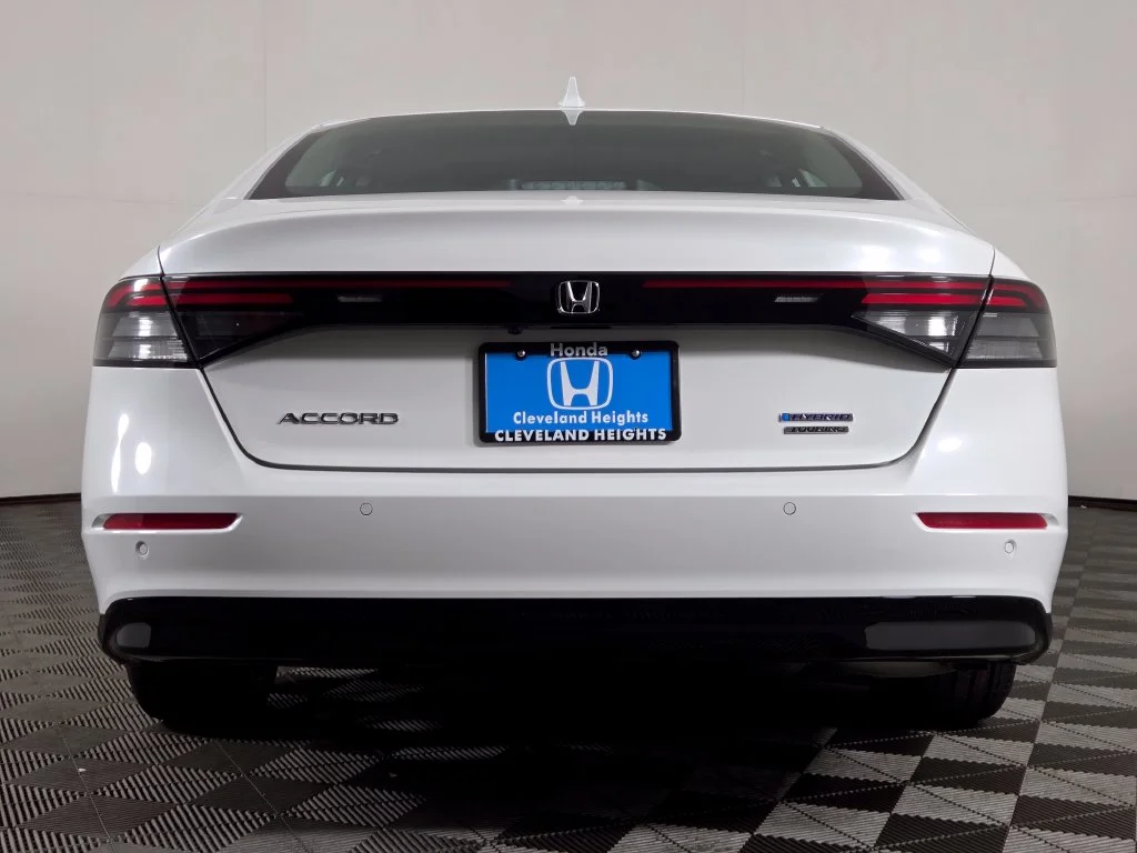 New 2026 Platinum White Pearl Honda Touring image 13