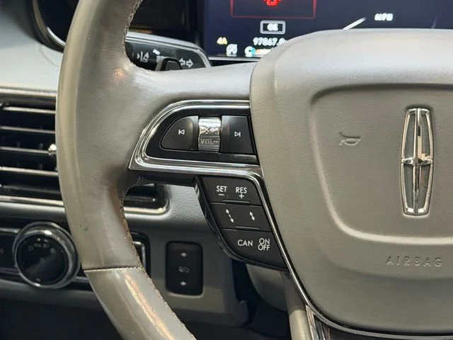 Used 2020 White Lincoln Reserve image 18