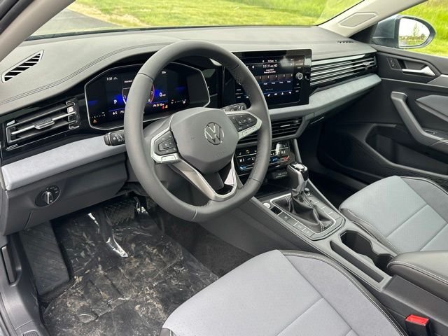 New 2026 Platinum Gray Metallic Volkswagen 1.5T SE image 30