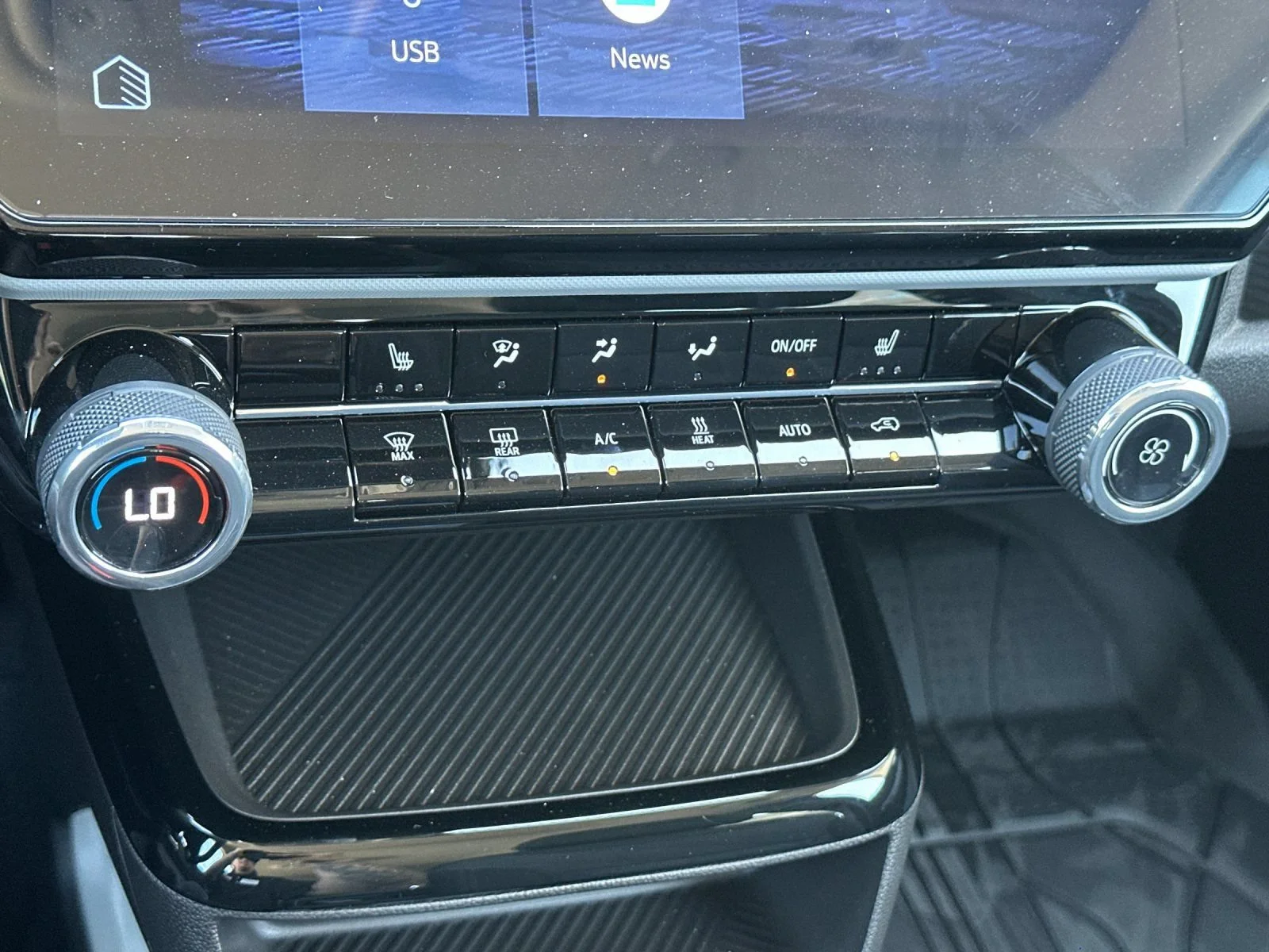 2027 Chevrolet Bolt LT - Photo 21