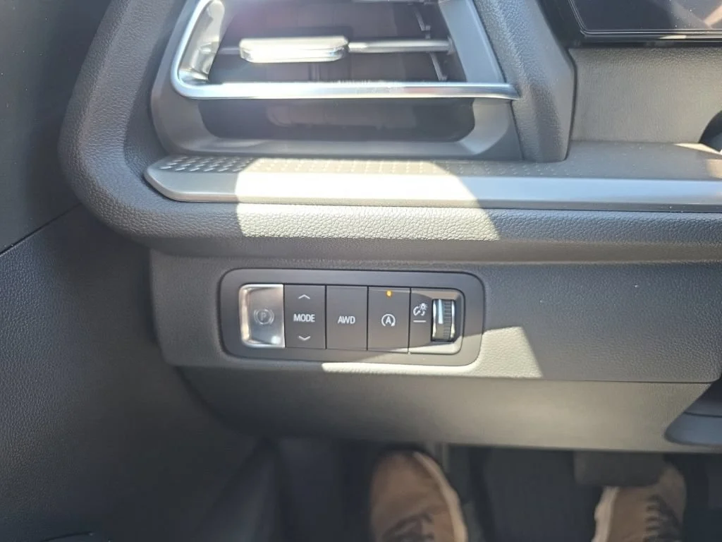 2026 Chevrolet Traverse LT - Photo 18