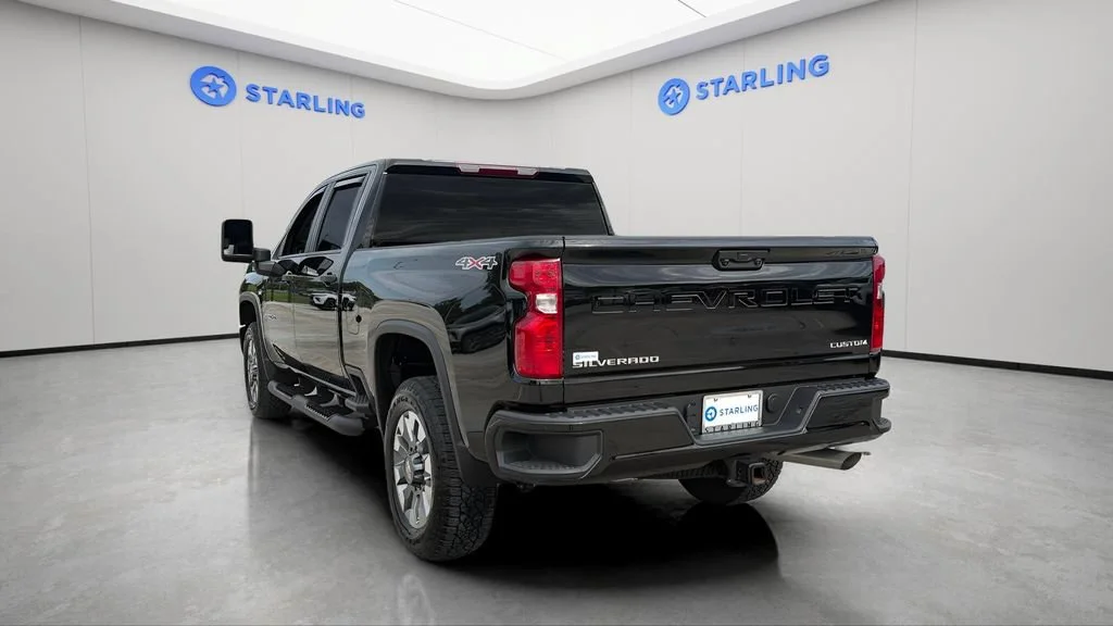 Used 2025 Black Chevrolet Custom image 6