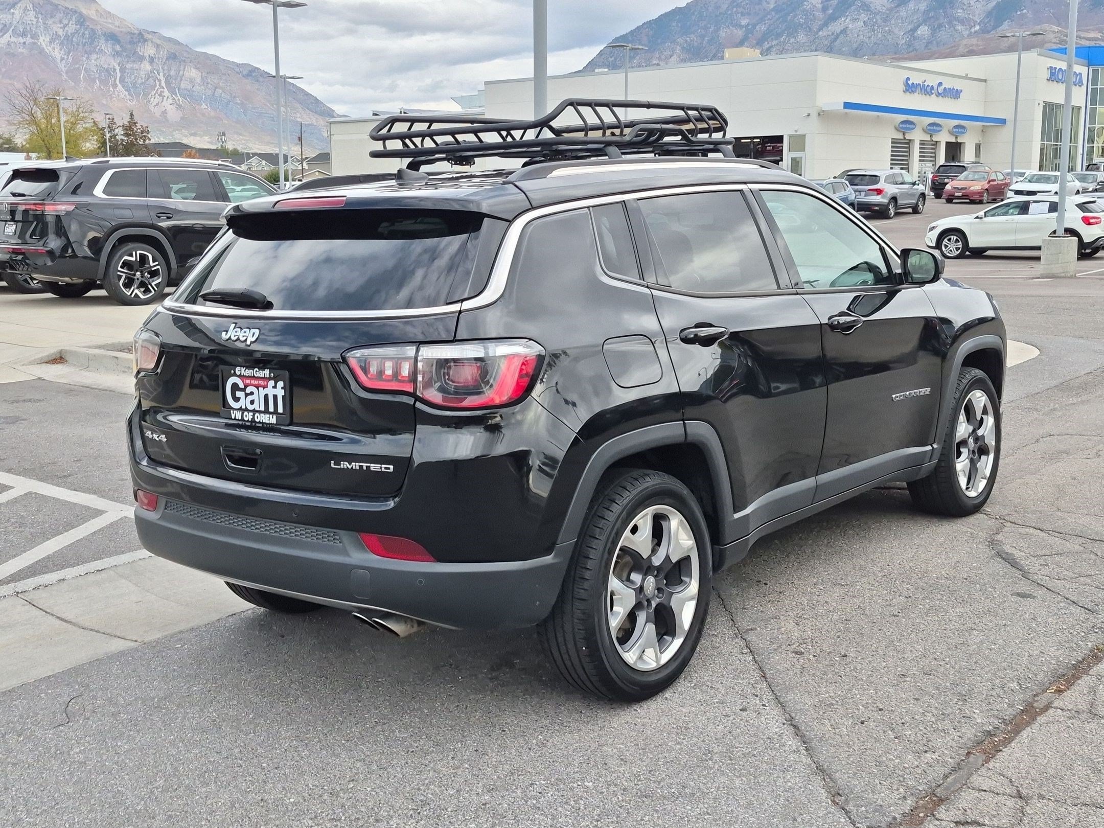 Used 2021 Diamond Black Crystal Pearlcoat Jeep Limited image 3