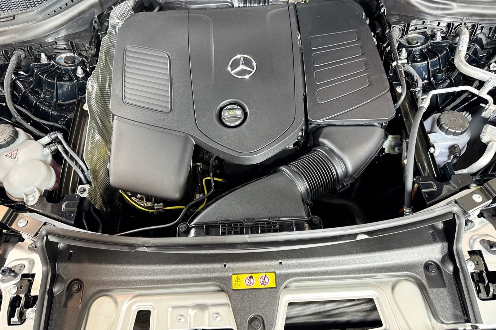 New 2026 Black Mercedes-Benz GLC 300 image 27