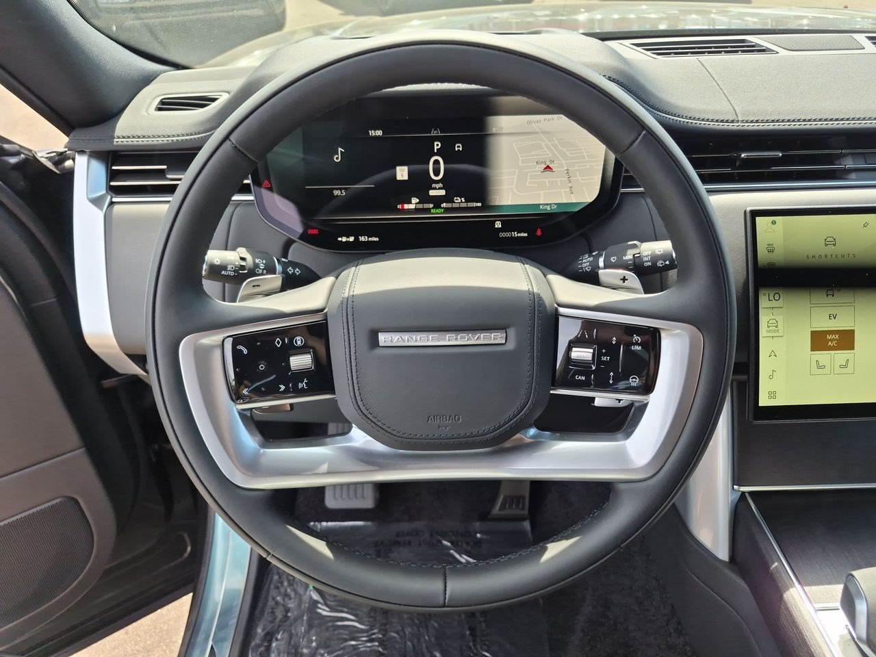 New 2026 Carpathian Grey Premium Metallic Land Rover SE image 10