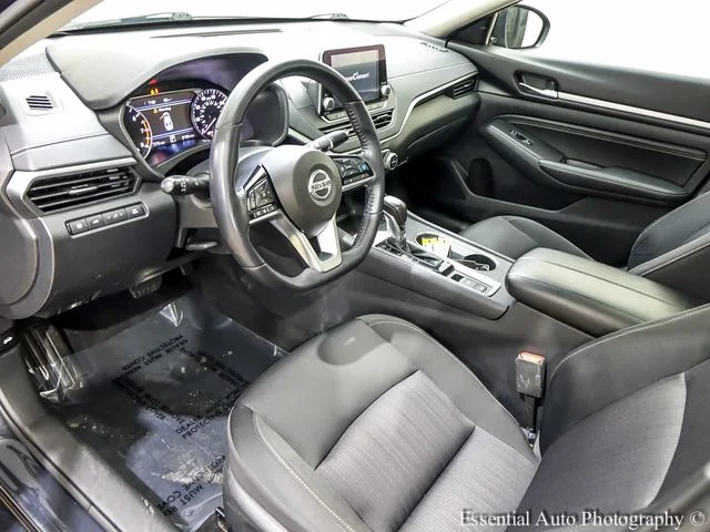 Used 2019 Blue Nissan 2.5 SV image 11