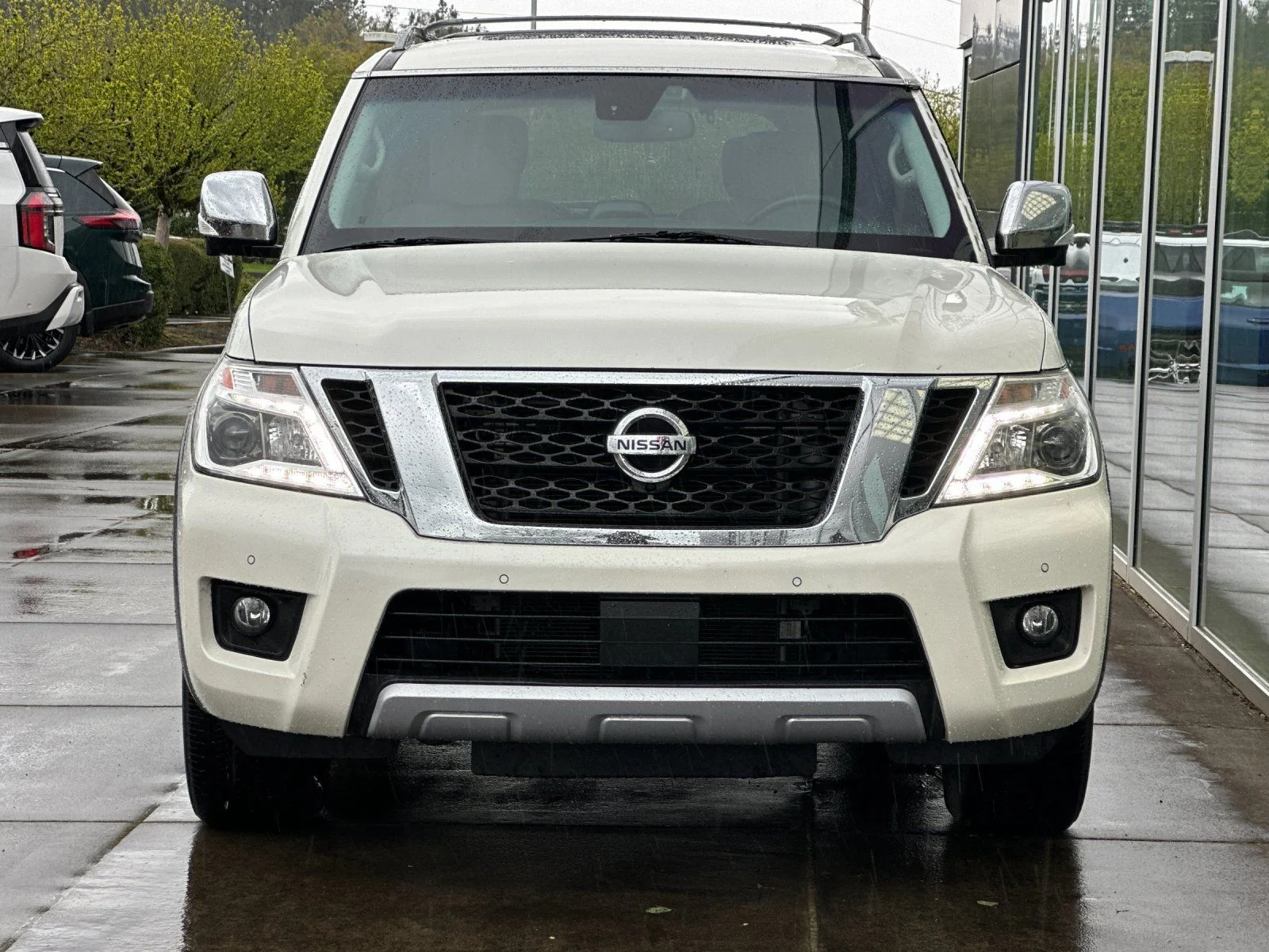 Used 2017 Pearl White Nissan Platinum image 8