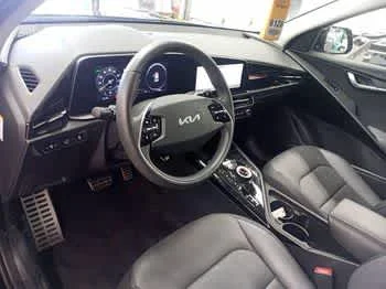 Used 2023 Aurora Black Pearl Kia Wave image 5