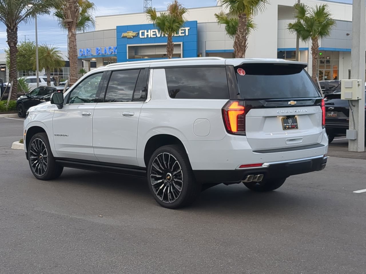 2026 Chevrolet Suburban High Country - Photo 6