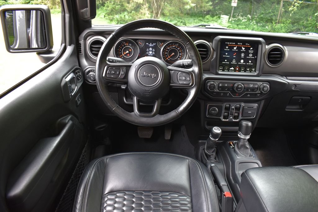 Used 2022 Crystal Metallic Jeep Sport image 30