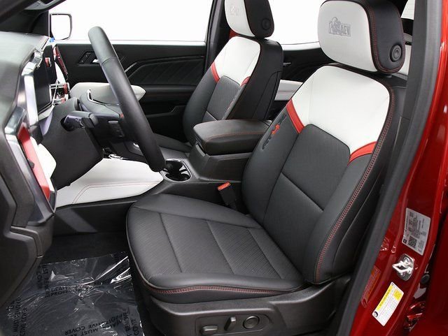 2025 GMC Canyon AT4 - Photo 11