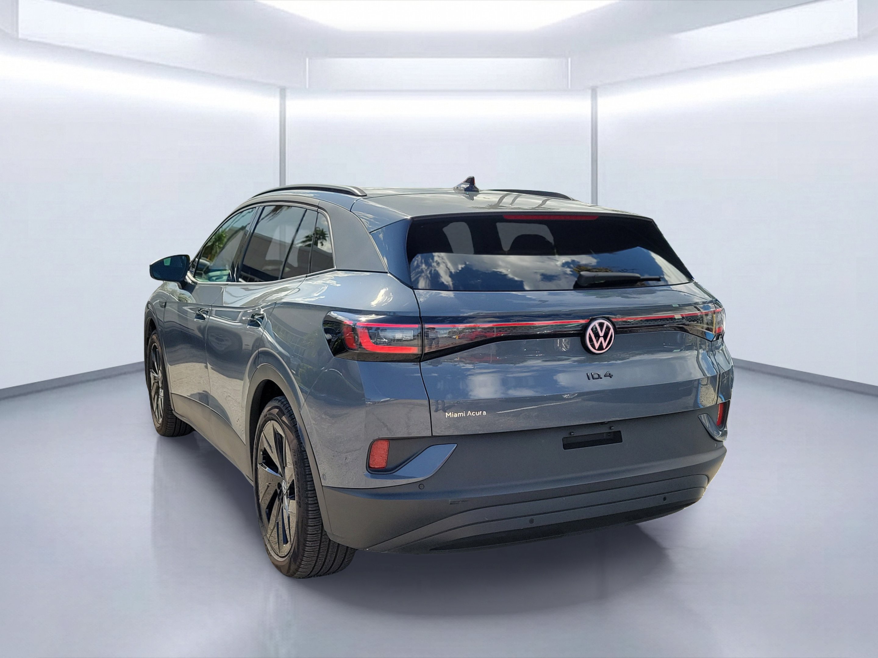 Used 2025 Gray Volkswagen Pro S image 3