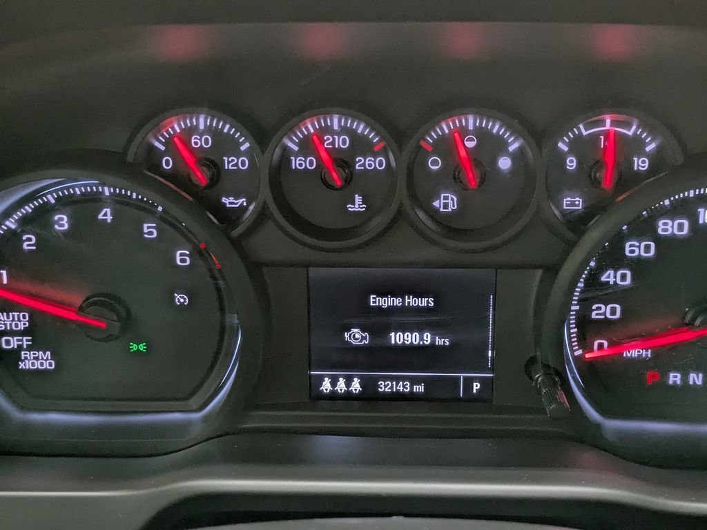 Used 2024 Summit White Chevrolet Custom image 31