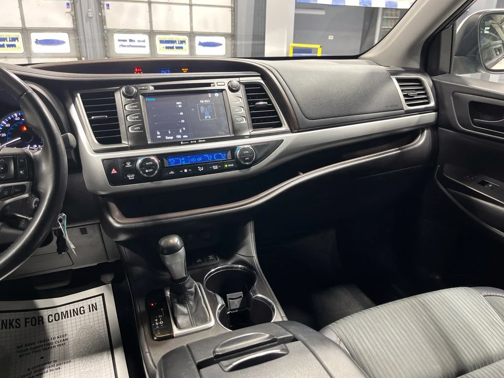 Used 2018 Blizzard Pearl Toyota LE Plus image 23