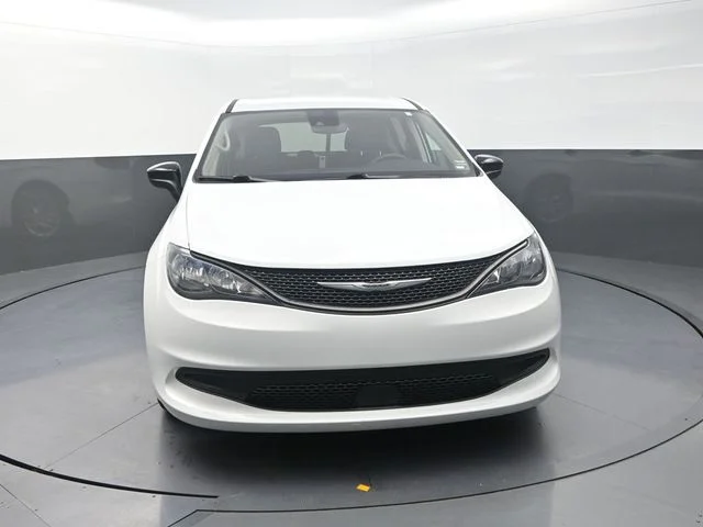 Used 2024 White Chrysler LX image 4