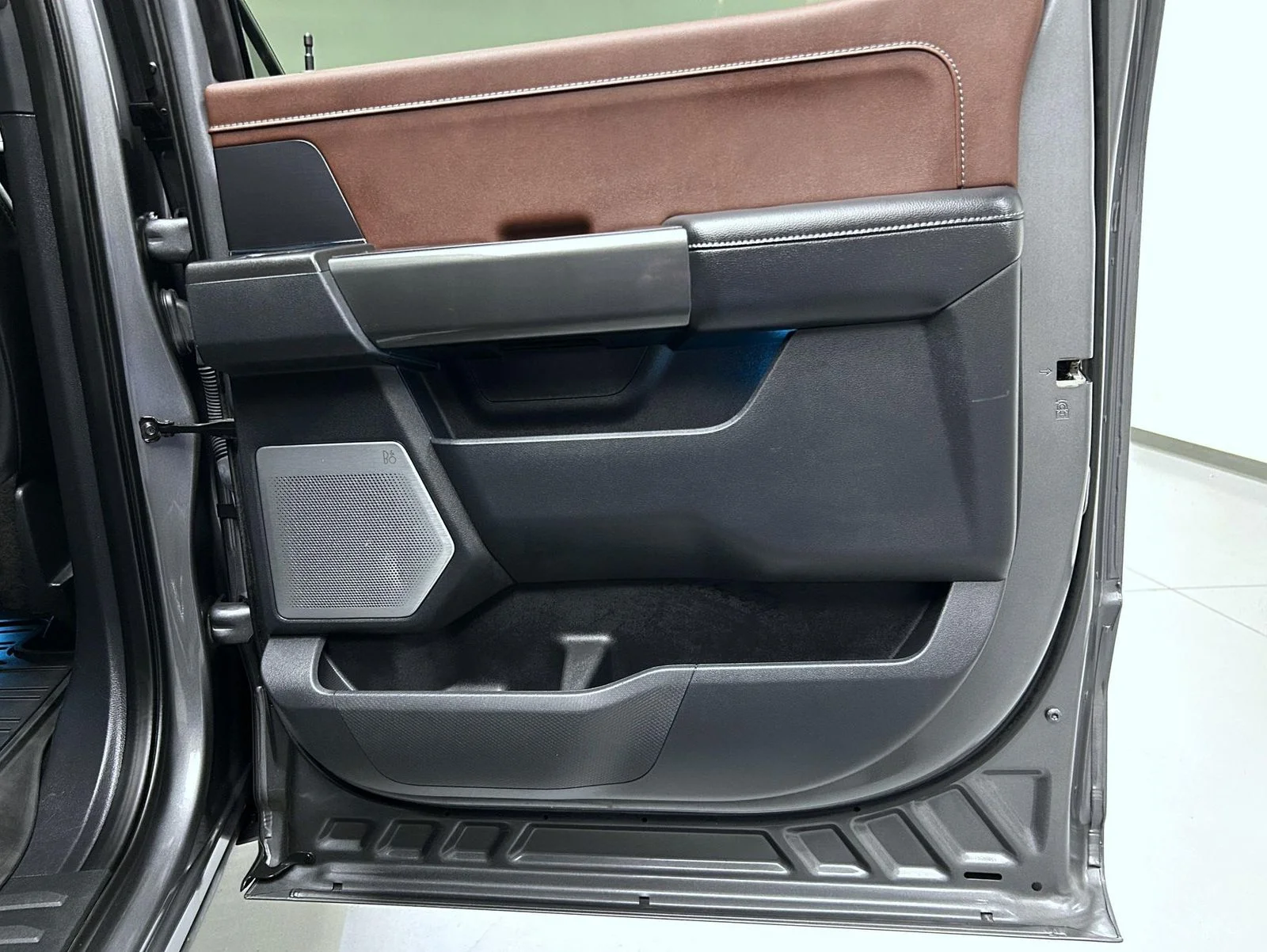 Used 2023 Gray Ford Lariat image 17