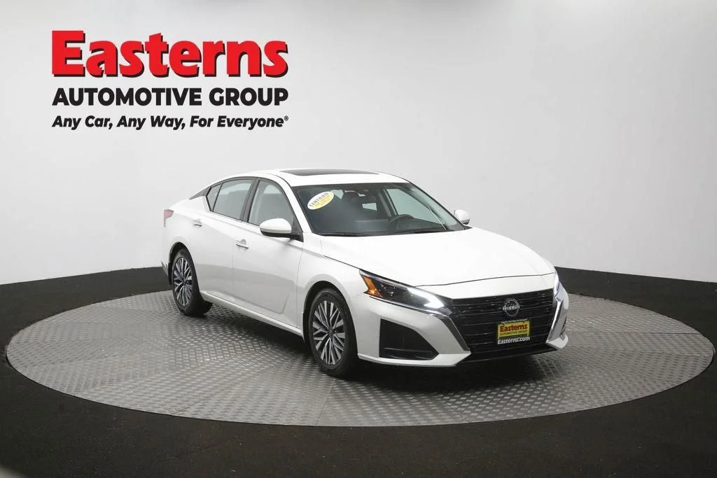Used 2024 White Nissan 2.5 SV image 53