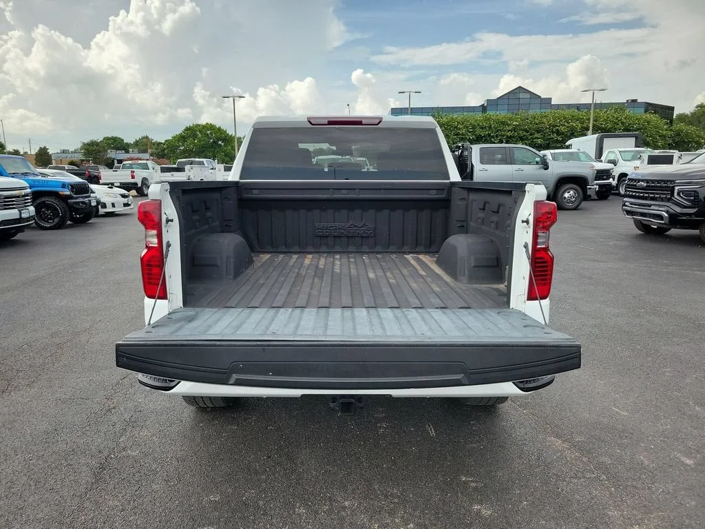 Certified Used 2022 Summit White Chevrolet Custom image 25