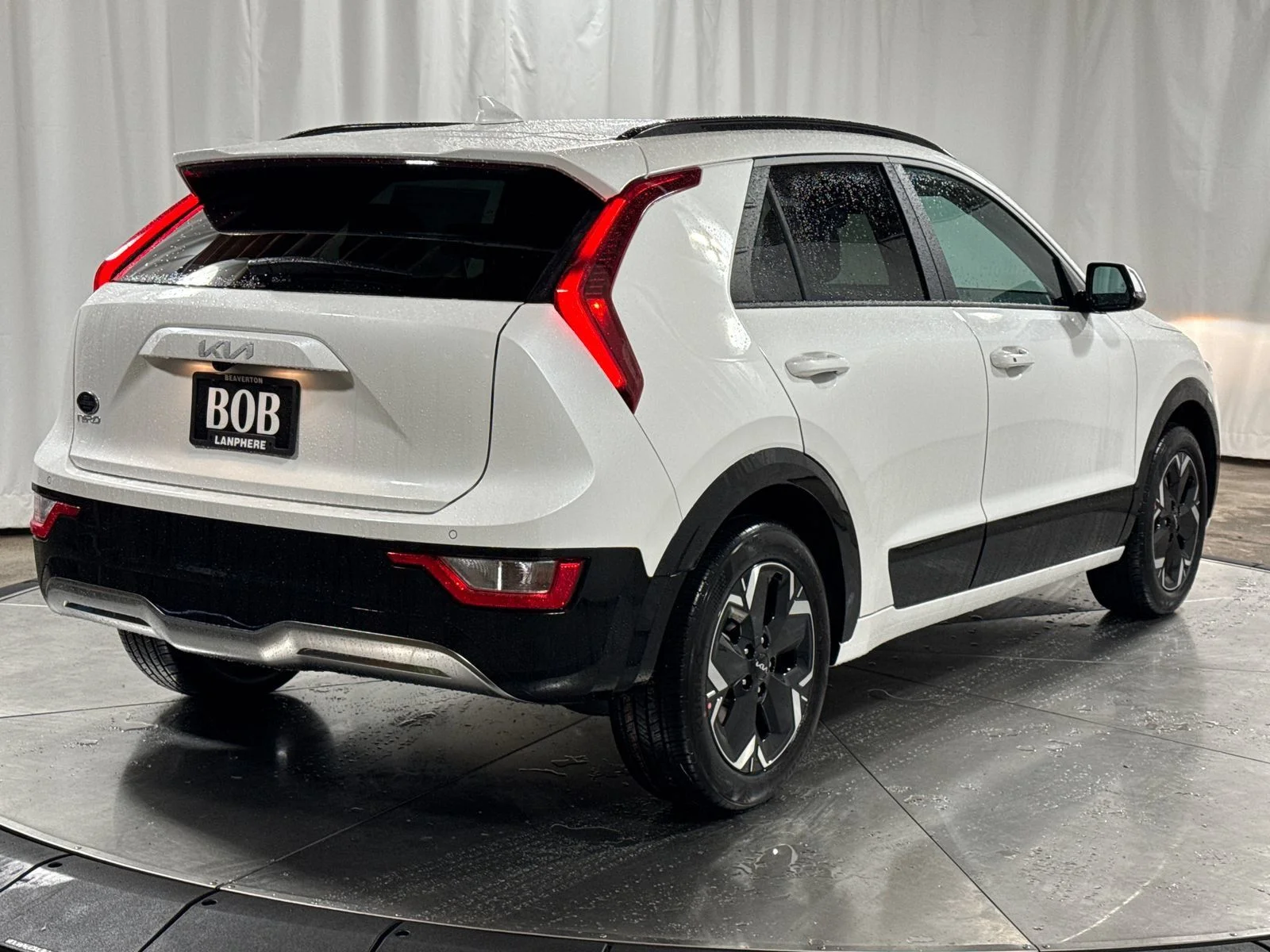 New 2026 Snow White Pearl Kia Wind image 8