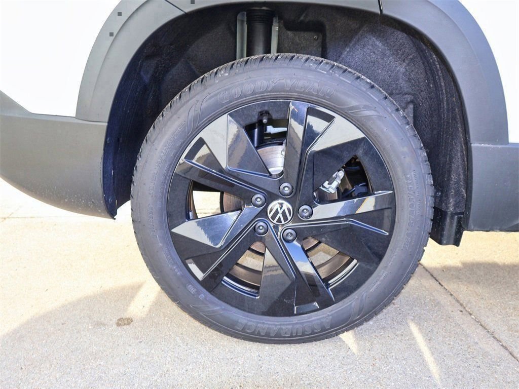 New 2026  Volkswagen 1.5T SE Black image 9