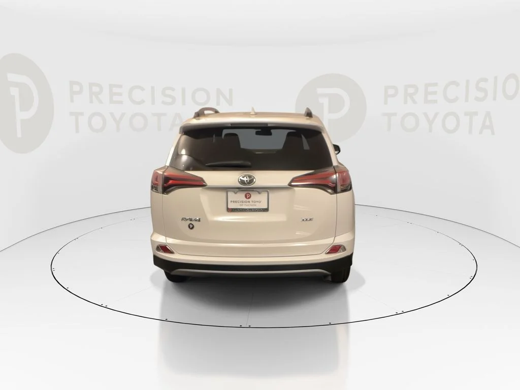Used 2018 Super White Toyota XLE image 16