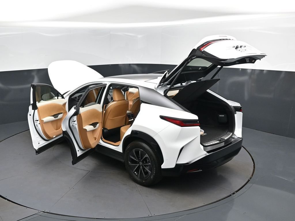 New 2026 Oxygen White Lexus  350e PREMIUM image 2