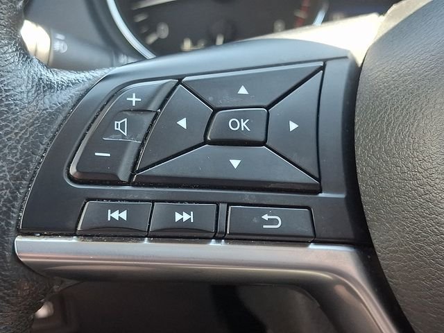 Used 2020 Black Nissan SL image 21