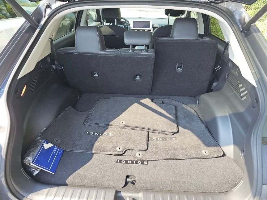 Used 2023 Gray Hyundai SEL image 5