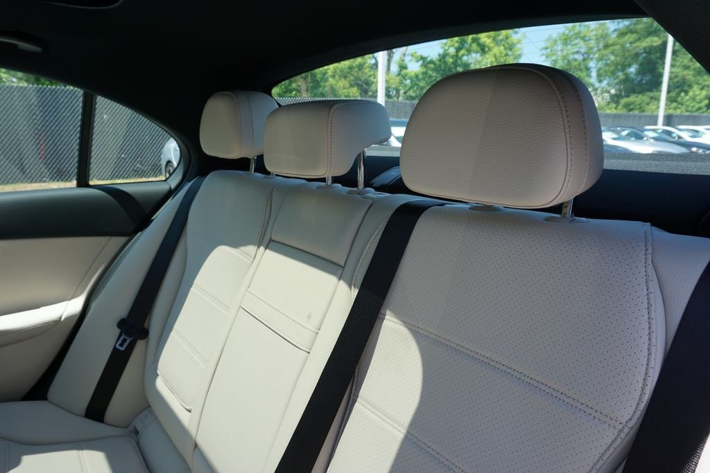 2025 Mercedes-Benz C-Class Sedan C 300 - Photo 43