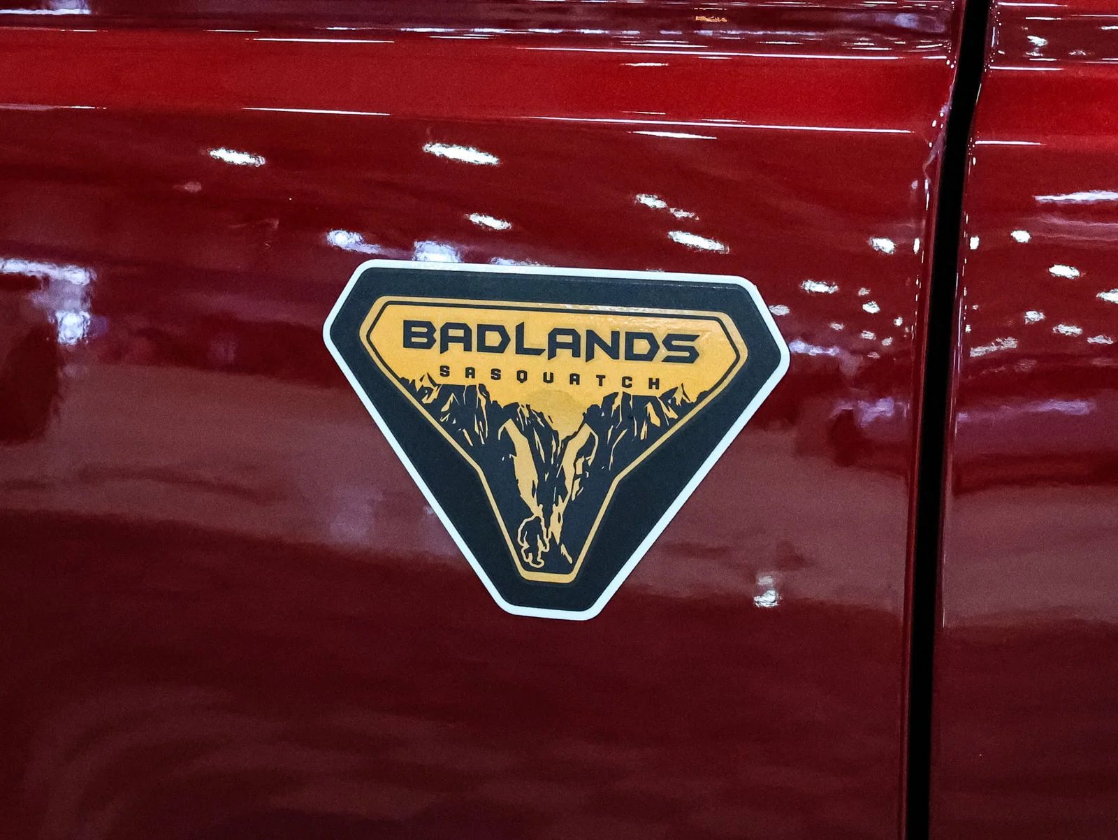 New 2025 Ruby Red Metallic Tinted Clearcoat Ford Badlands® image 18
