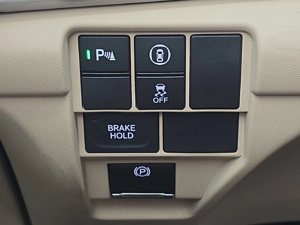 Used 2024  Acura Technology Package image 21