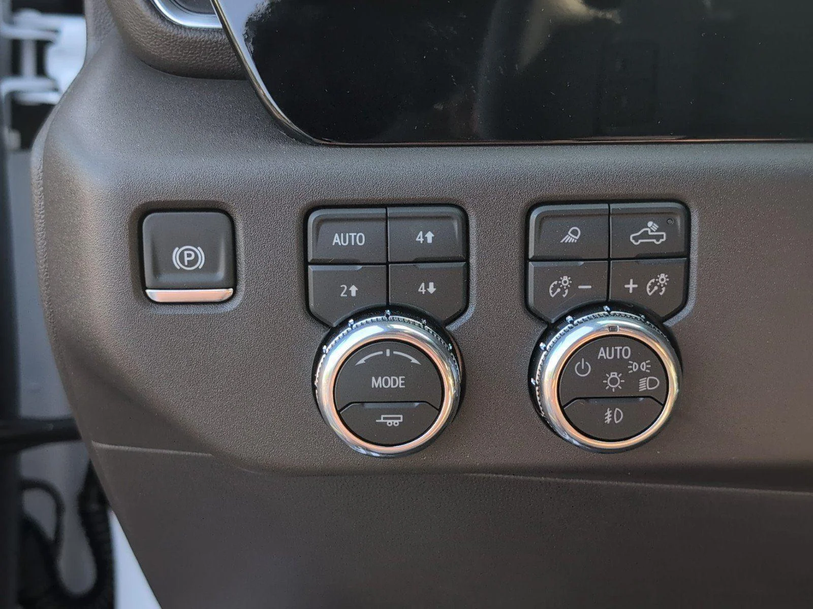 New 2026 Glacier White Tricoat GMC SLT image 29