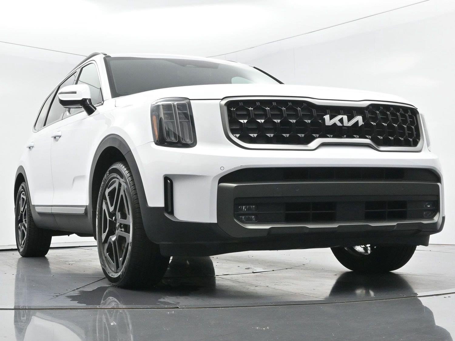 Used 2023 Glacial White Pearl Kia SX X-Line image 55