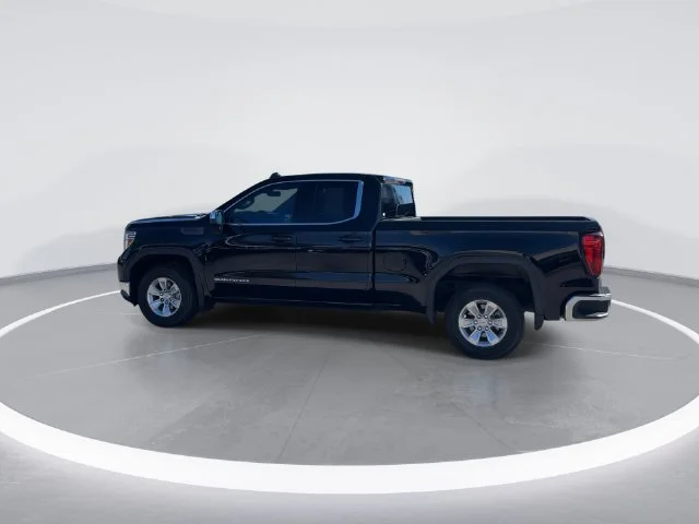 Used 2019 Black GMC SLE image 4