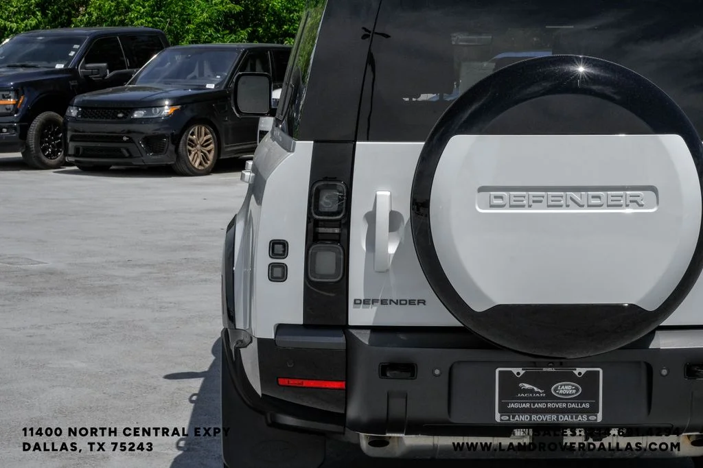 New 2026 Fuji White Land Rover X-Dynamic SE image 48