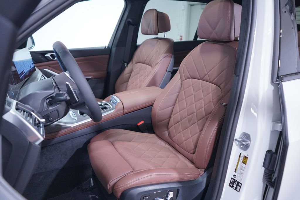 New 2027 White Metallic BMW xDrive40i image 7