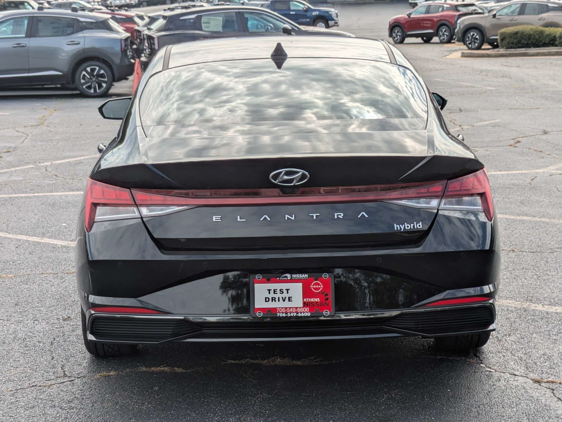 Used 2023 Black Hyundai Limited image 3