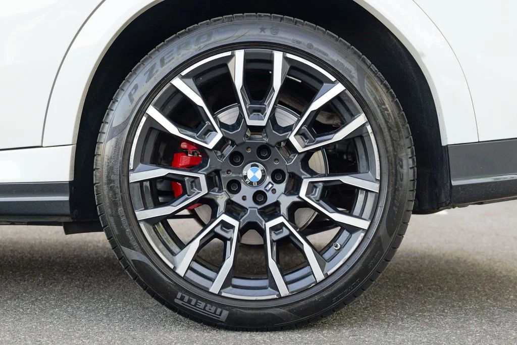 Used 2024 Alpine White BMW xDrive40i image 12