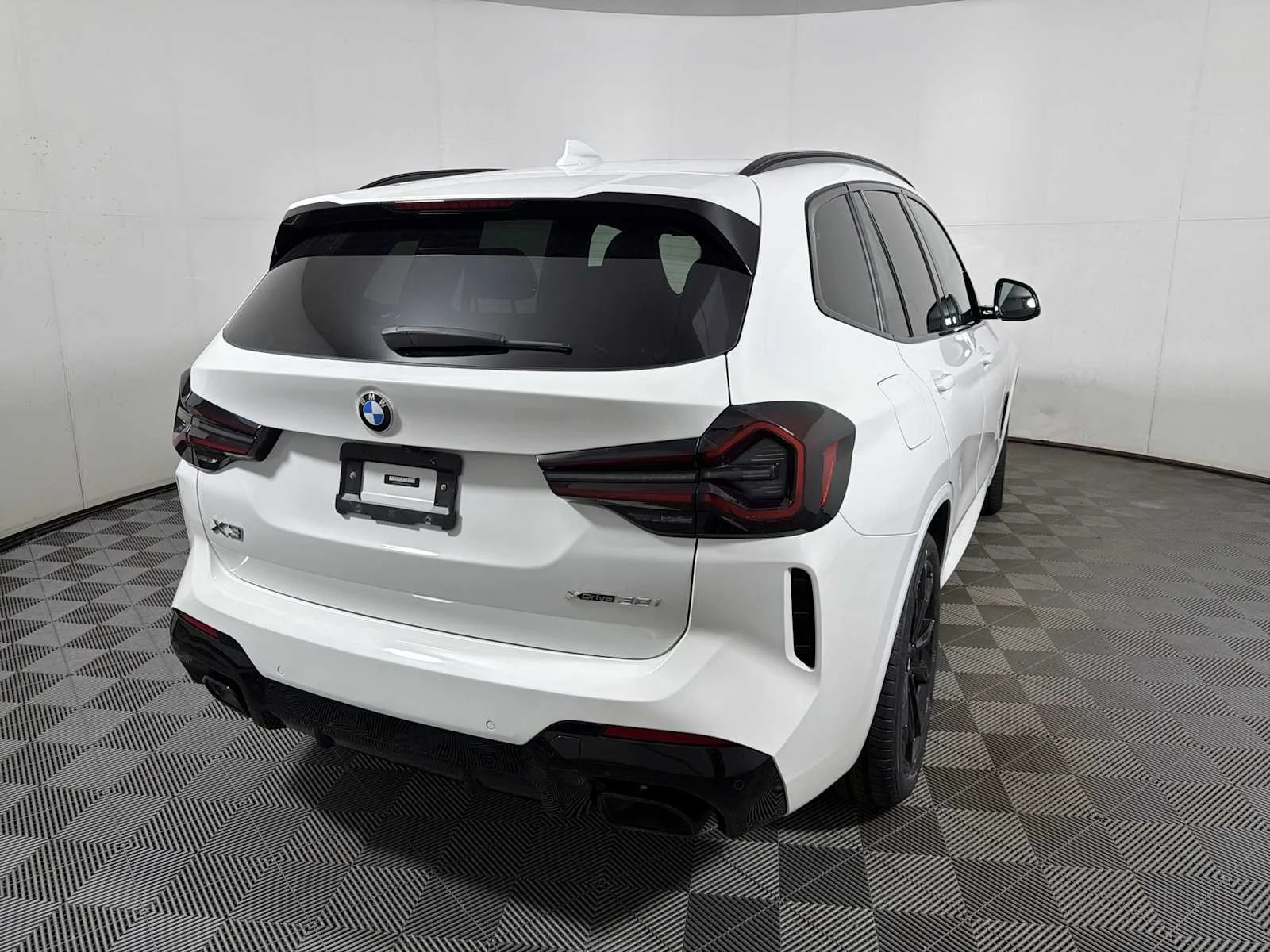 Certified Used 2023 Alpine White BMW xDrive30i image 6